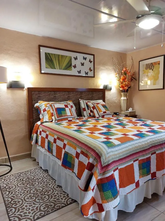 Olive'S Apartment Oranjestad