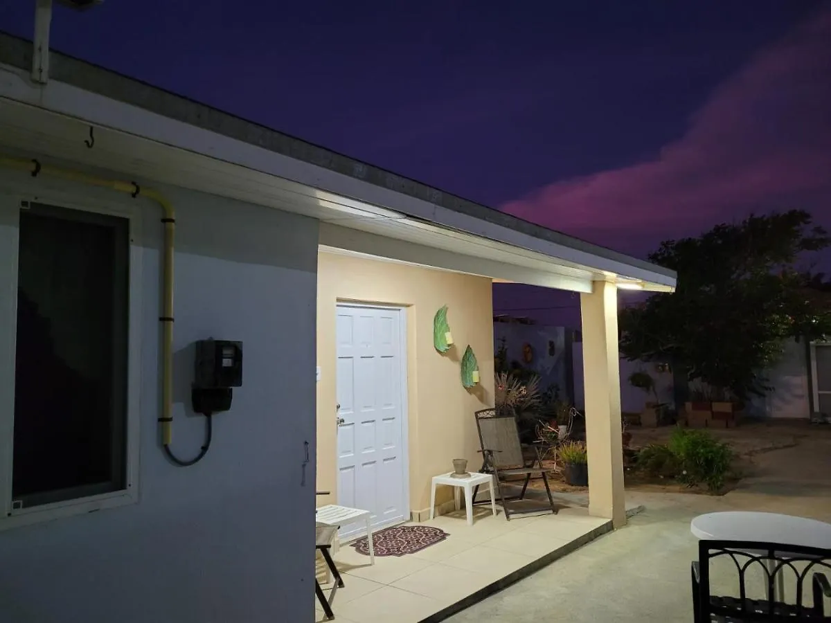 Olive'S Apartment Oranjestad