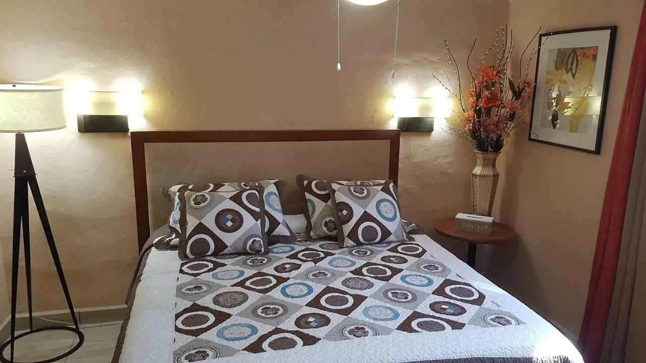 Olive'S Apartment Oranjestad
